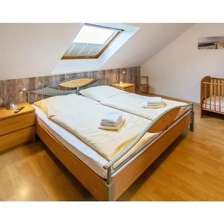 Flood Comfortable Semesterbostad